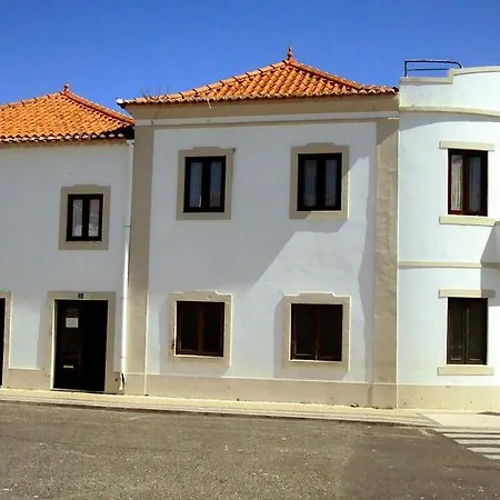 Residencia Aviz Guest house *